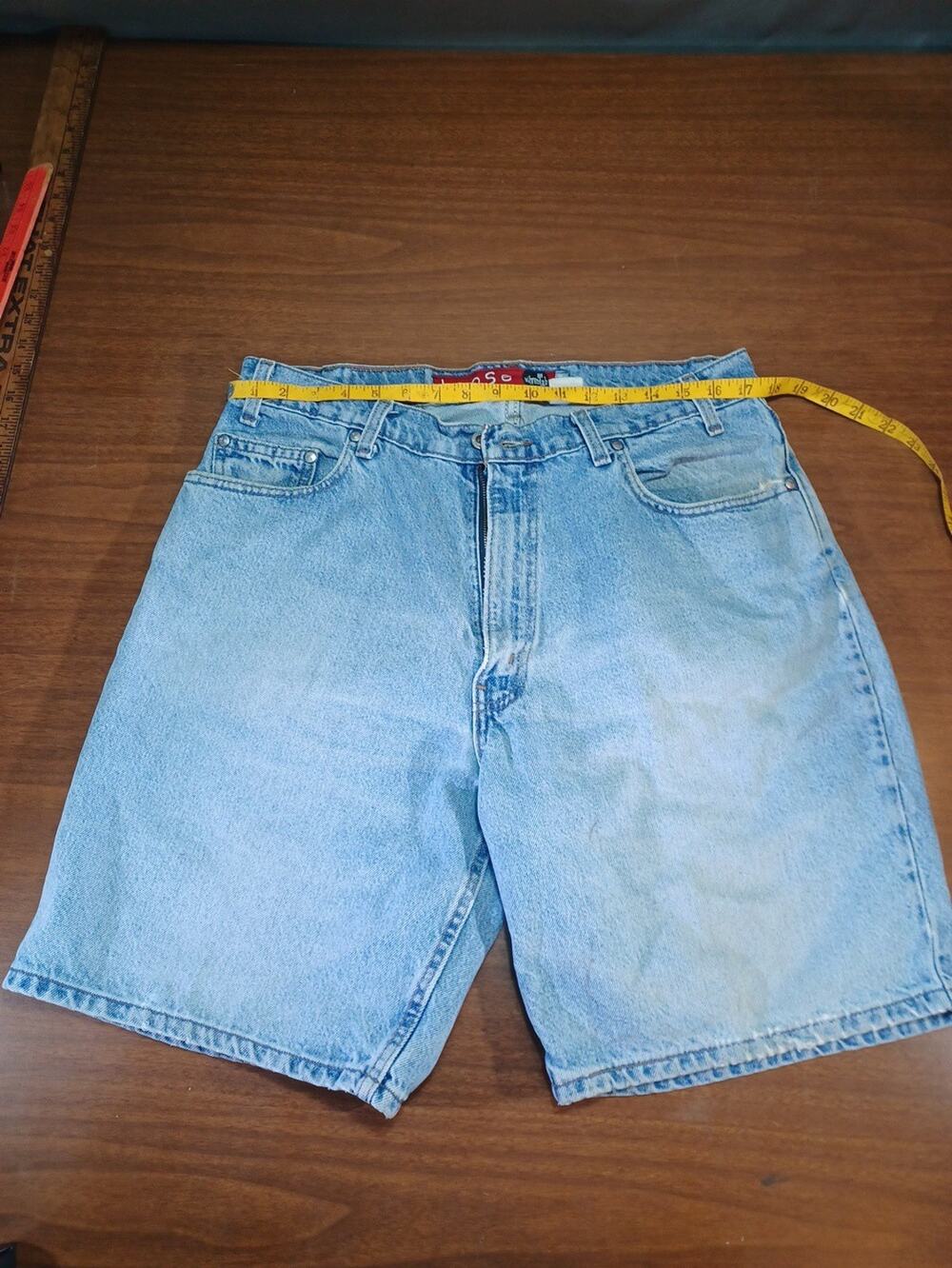 Vintage Levi Silver Tab Loose Fit Shorts Size 34 Great Condition